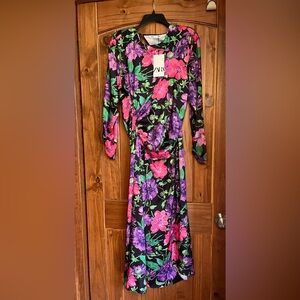 Zara Large dress with slit on left leg and down back. 100% polyester NWT